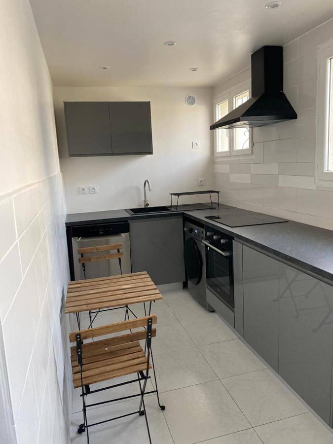 Appartement entier, One-Bedroom Apartment in Les Pennes-Mirabeau, Côte méditerranéenne (France)