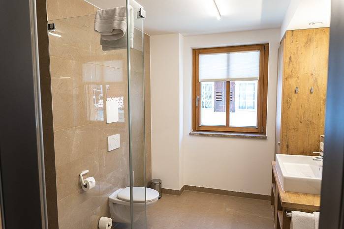 Ganze Ferienwohnung, Apartments im Hof by Gasthof Linde - Apartment 1 in Albstadt, Neckar-Alb