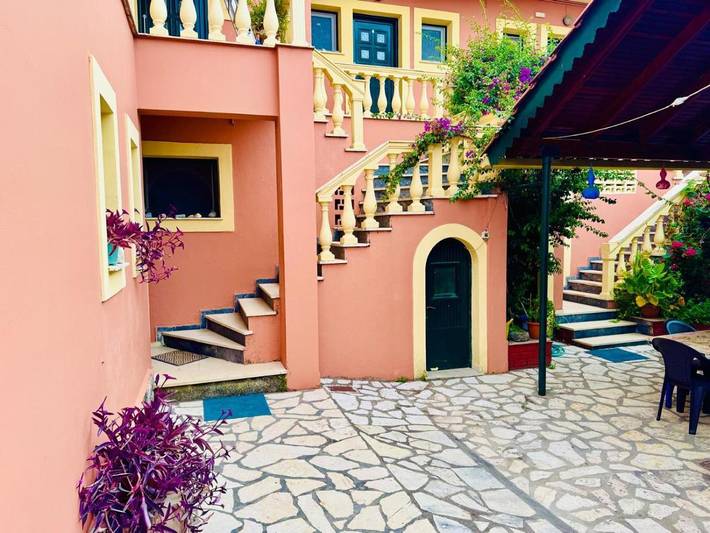Makris Apartments in Roda, Corfú