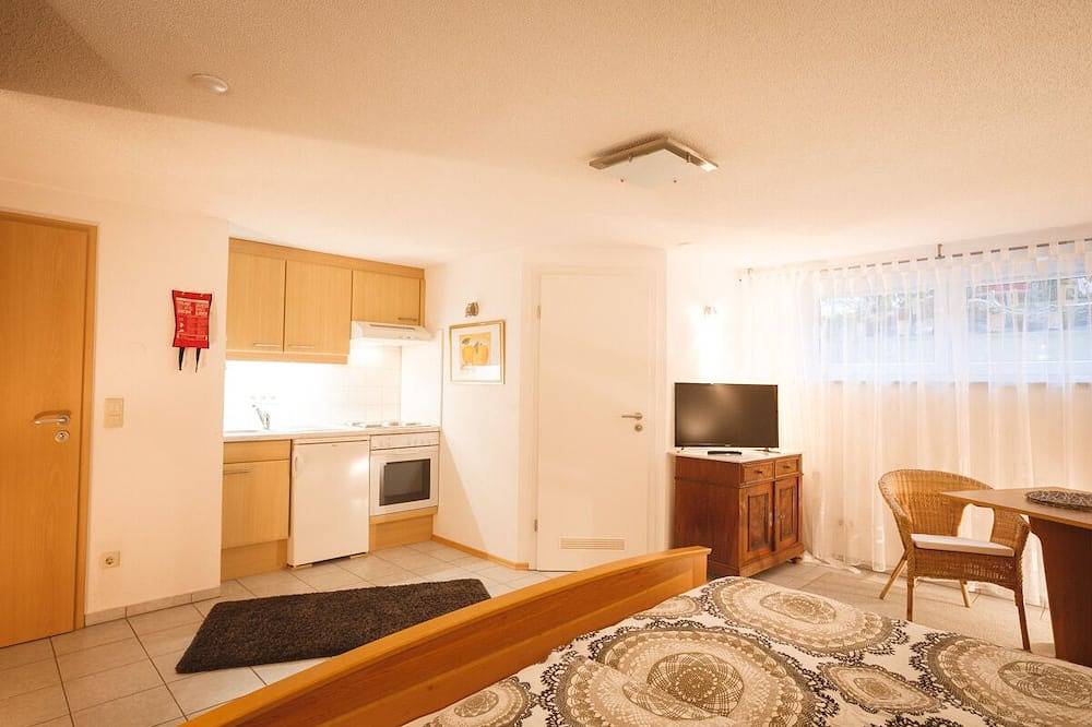 Ganze Wohnung, Einlieger-Souterrain Apartment  Nr. 7 in Unteruhldingen, Uhldingen-Mühlhofen