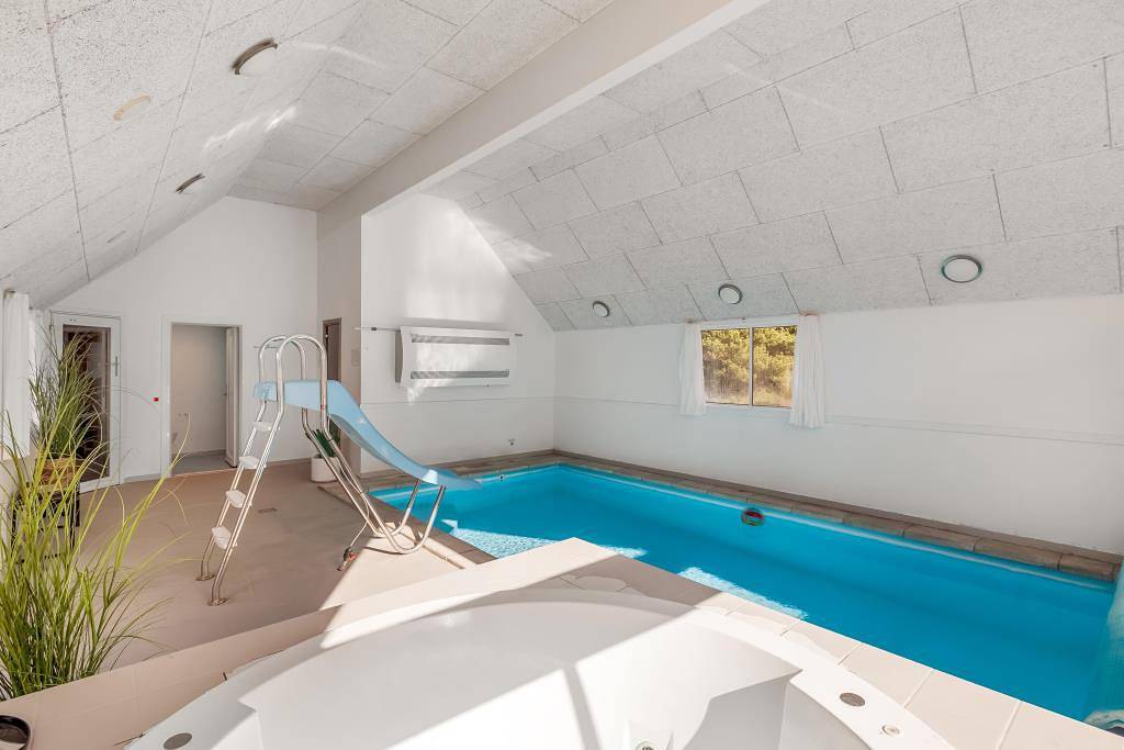 Ferienparadies an der Nordsee – Platz für 20 Personen mit Pool, Spa und jeder Menge Spaß in Fjand, Nissum Fjord