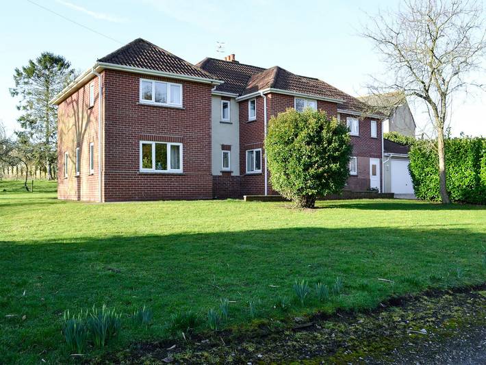 Holiday rental for 8 people, with garden in Dorset
