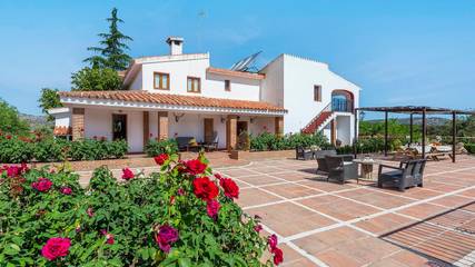 Casa rural para 20 personas, con piscina y balcón/terraza en Archidona