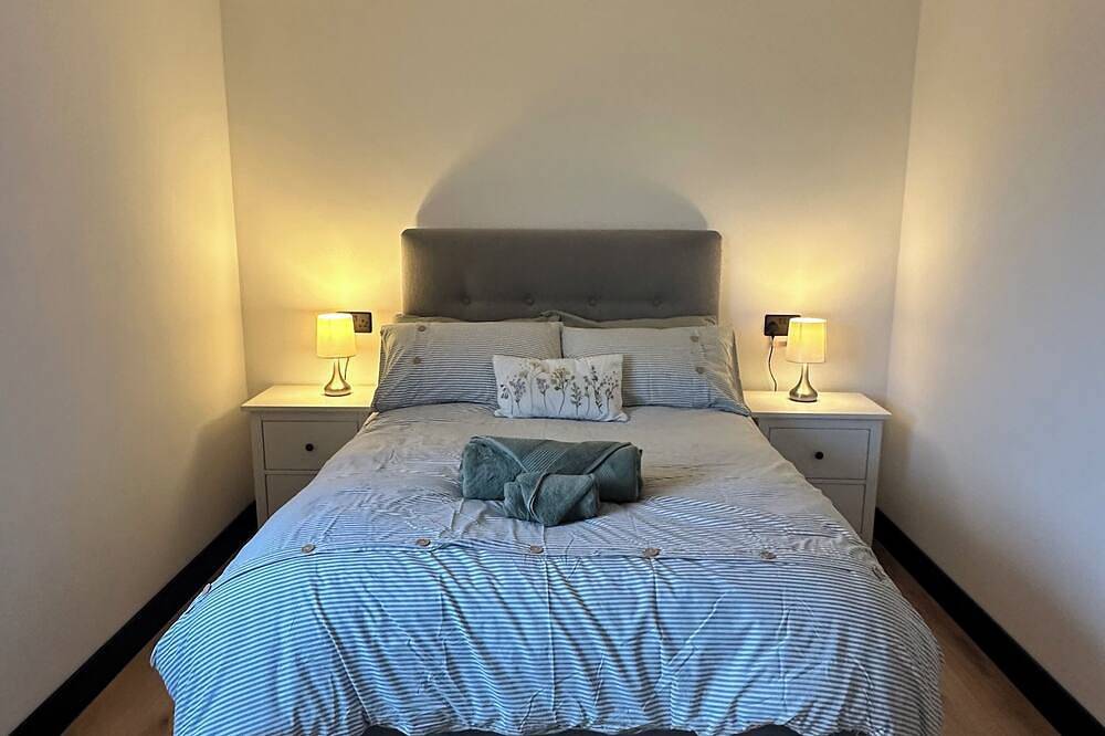 Modern accommodation with scenic views of Llansteffan. in Carmarthenshire