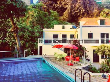 Maison d’hôte pour 2 personnes, avec jardin et terrasse ainsi que vue et piscine dans Cap-Vert