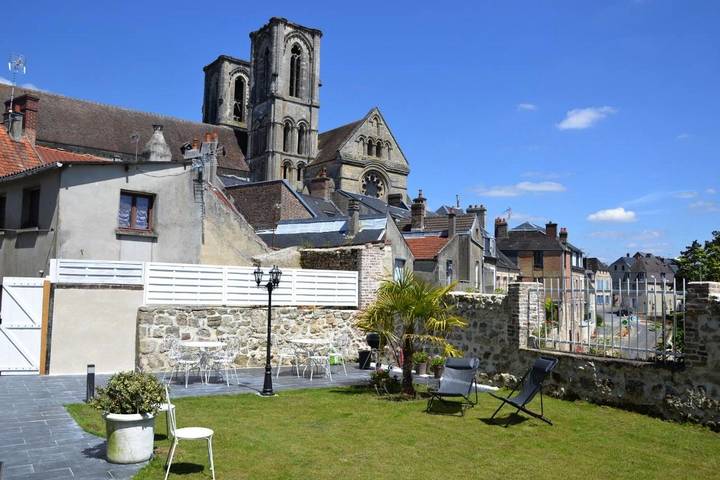 Location de vacances pour 2 personnes, avec jacuzzi ainsi que sauna et jardin à Laon - 4