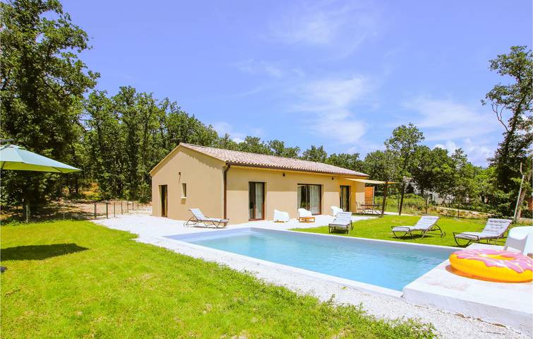 Location de vacances pour 6 personnes, avec jardin ainsi que terrasse et piscine à Grignan - 3