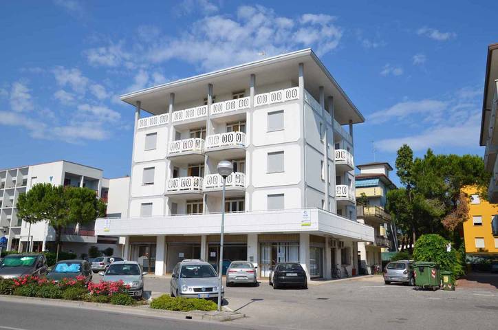 Appartamento intero, Appartamento per vacanze con balcone  in Bibione, San Michele al Tagliamento