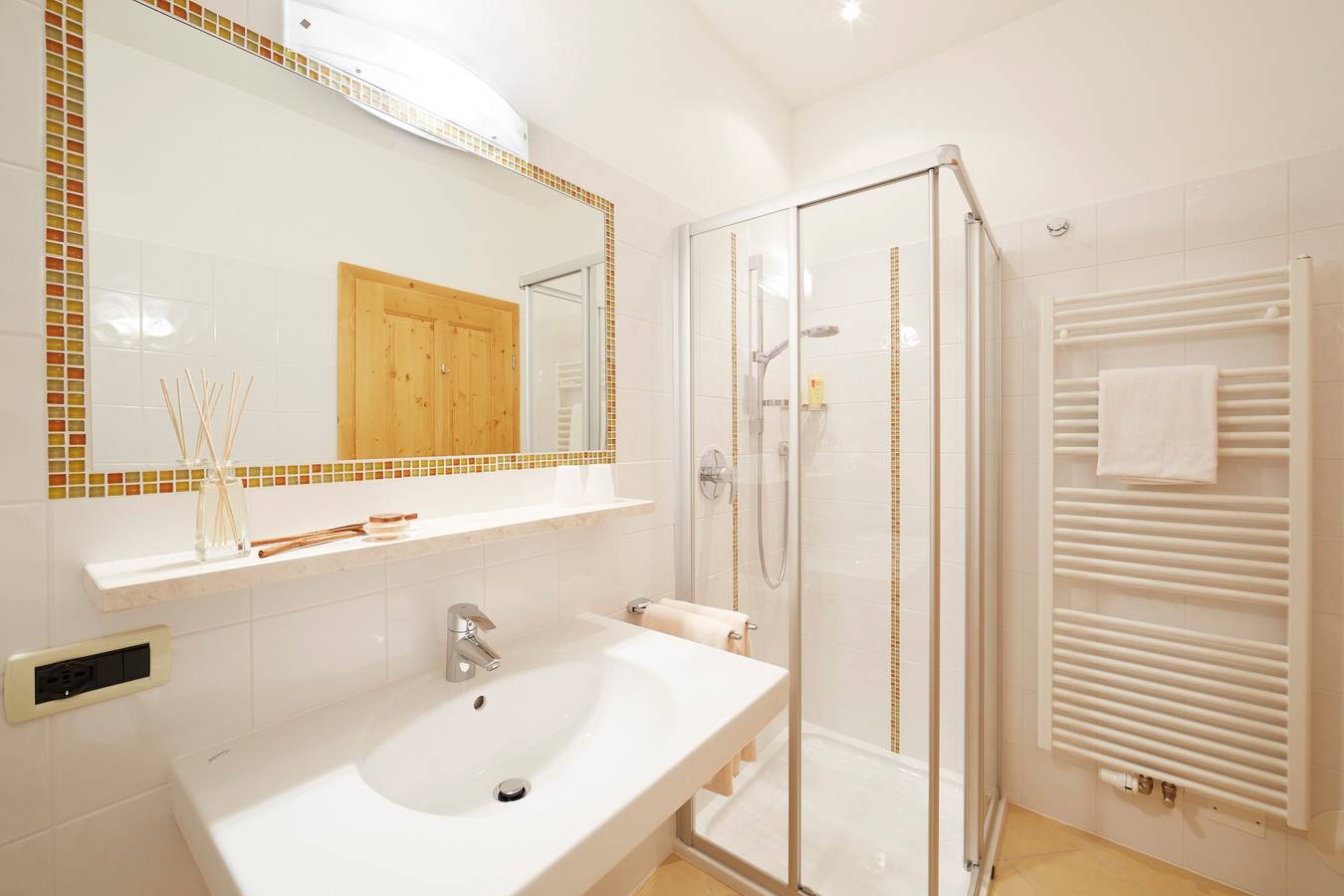 Ganze Wohnung, Familien-Logenplatz am Dorfplatz in Nals, Nonsberggruppe