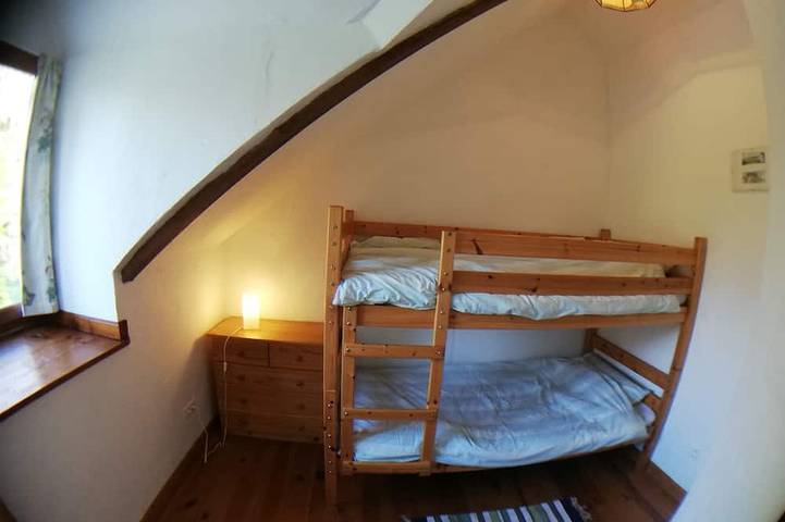 3 houses with 6x3 beds, approx. 1 hectare of land and a swimming pool. in Ploërdut, Région de Pontivy