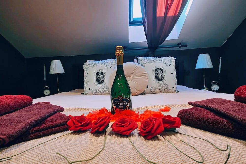 A universe where time stands still..... in Bouguenais, Nantes region