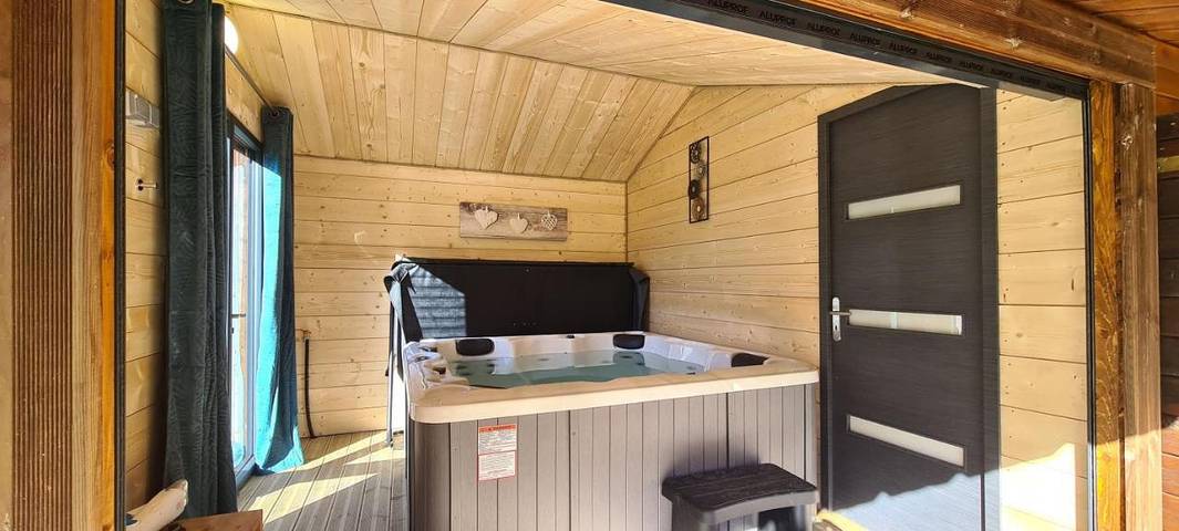 Gîte pour 10 personnes, avec Balcon à Orlu