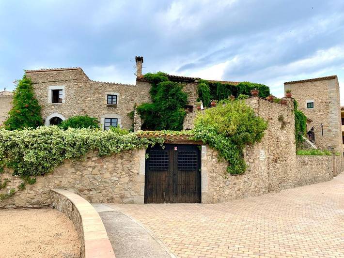 Casa rural para 14 personas, con Balcón y Terraza además de Jardín y Piscina en Capmany - 2