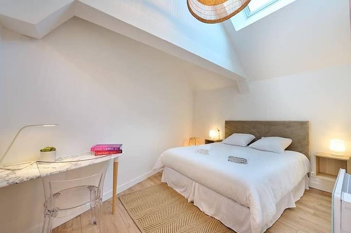 Ganze Wohnung, ★★★★★ Beautiful Duplex Design with private terrace -  Ideally located in Veneux-les-Sablons, Seine-et-Marne