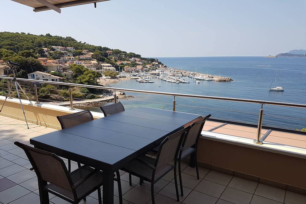 Appartement dans villa directement au bord de mer - Vue magnifique in Le Pradet, Parc national de Port-Cros