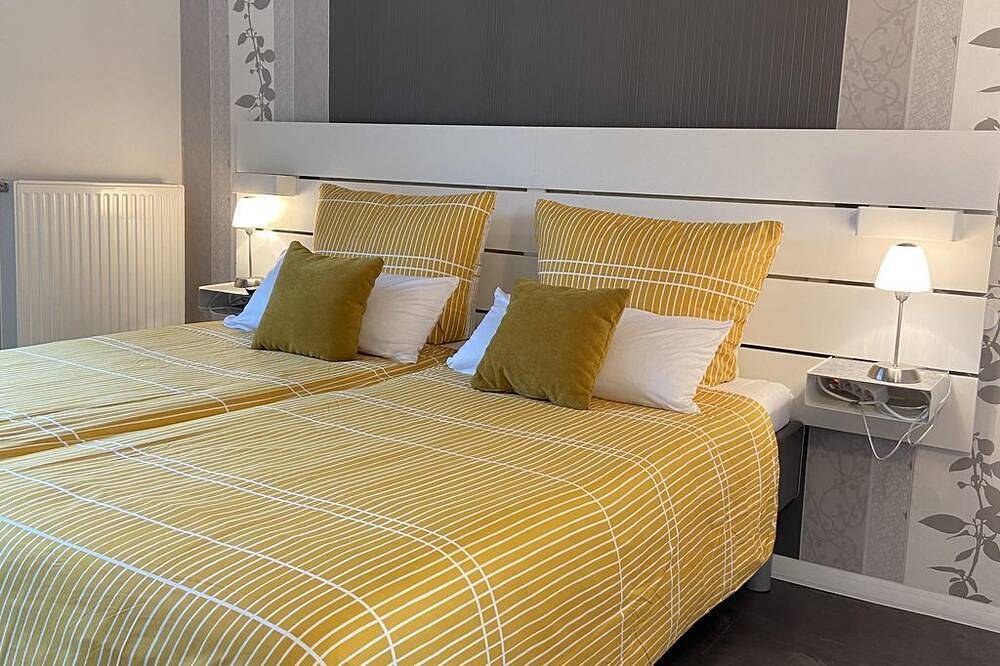 Ferienwohnung mit zwei Terrassen - Haus Übernachtenswert in Cond, Cochem