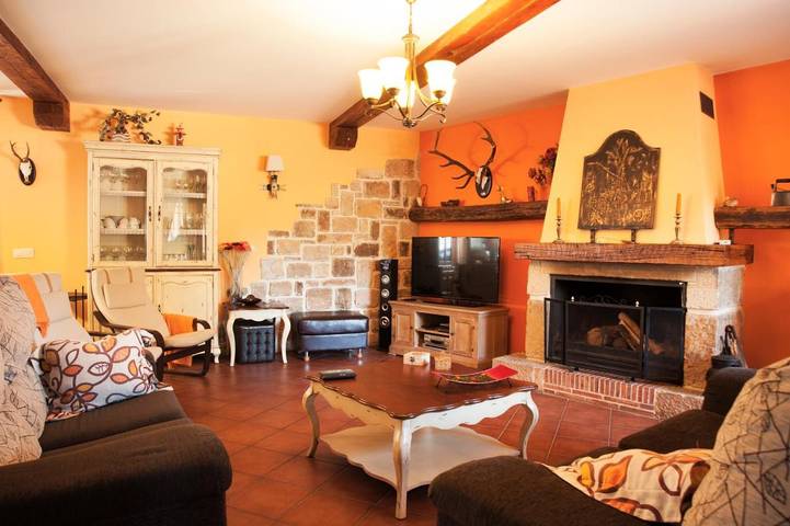 Casa rural para 8 personas, con jardín y vistas, Se admiten mascotas en El Valle (Soria)