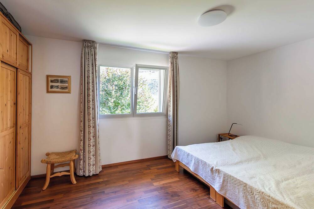 Ganze Wohnung, Mengelt, (Splügen). in Rheinwald, Hinterrhein