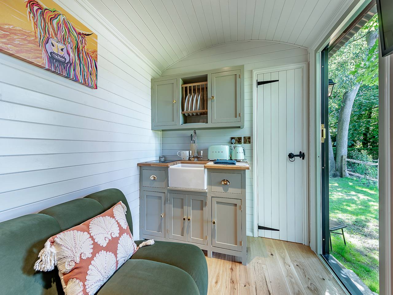 Ganze Wohnung, Rose Hut Hideaway - Uk50233 in Surrey