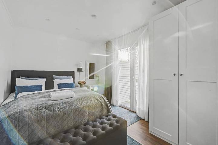 Hambo Hideaway - Private guest house with fenced patio near Malmö & Lund in Staffanstorp, Schwedische Ostsee
