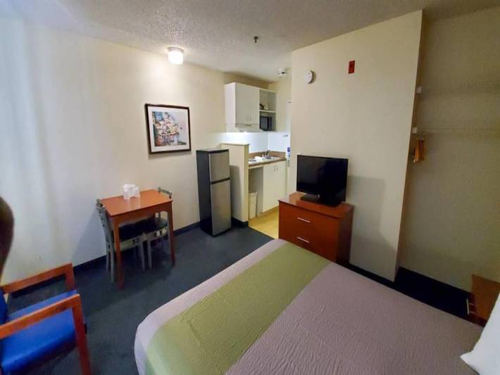 Entire apartment, 1 Queen Bed | Non-Smoking, Kitchen in Henrico County