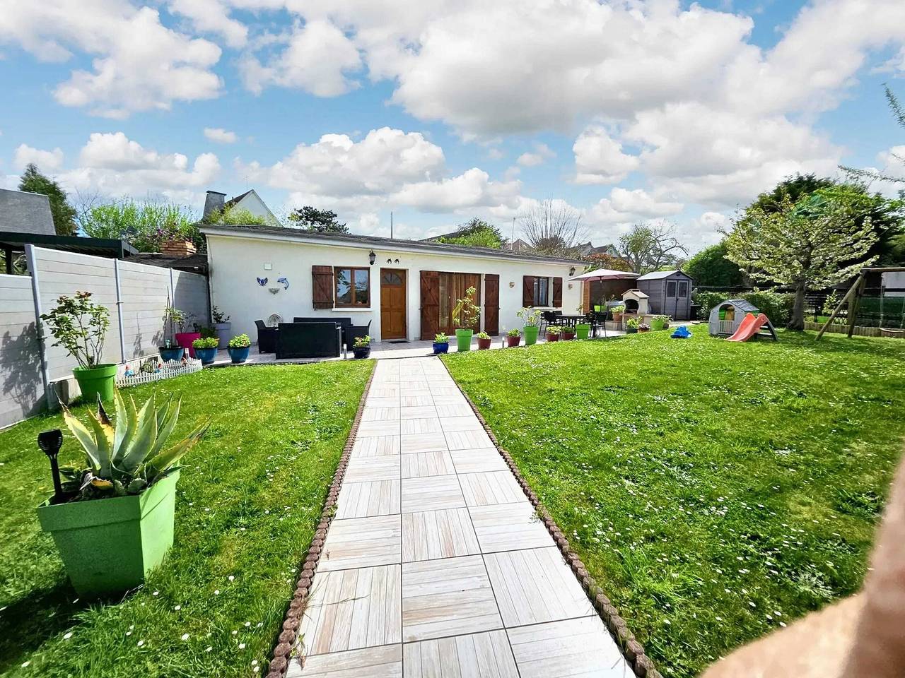 Maison confortable à Ver-sur-Mer avec jardin privé in Ver-sur-Mer, Côte de Nacre