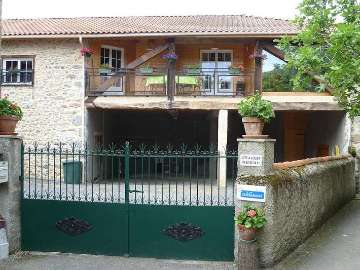 Gîte pour 9 personnes, avec Terrasse dans les Hautes-Pyrénées