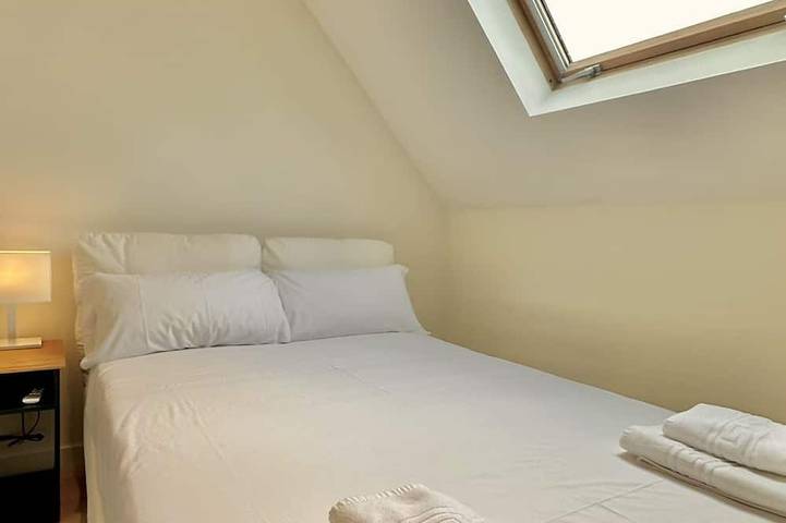 Appartamento intero, Luxury Duplex at Feria de Madrid, Sleeps 6, 200 in Madrid, Área Metropolitana de Madrid