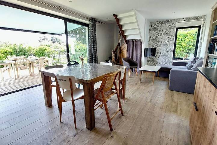 Location de vacances pour 6 personnes, avec jardin dans Trévignon