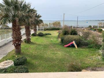 Gîte pour 3 personnes, avec vue ainsi que jardin et terrasse, animaux acceptés à Marsala