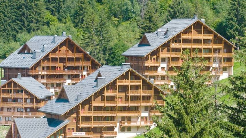 Chalet voor 2 personen, with balkon and uitzicht as well as zwembad and sauna in Oz