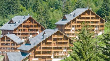 Location de vacances pour 2 personnes, avec sauna et vue ainsi que piscine et balcon à Oz