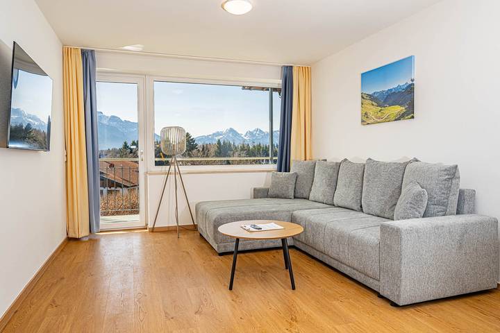 Ferienwohnung für 5 Personen, mit Balkon und Sauna sowie Garten, mit Haustier in Halblech