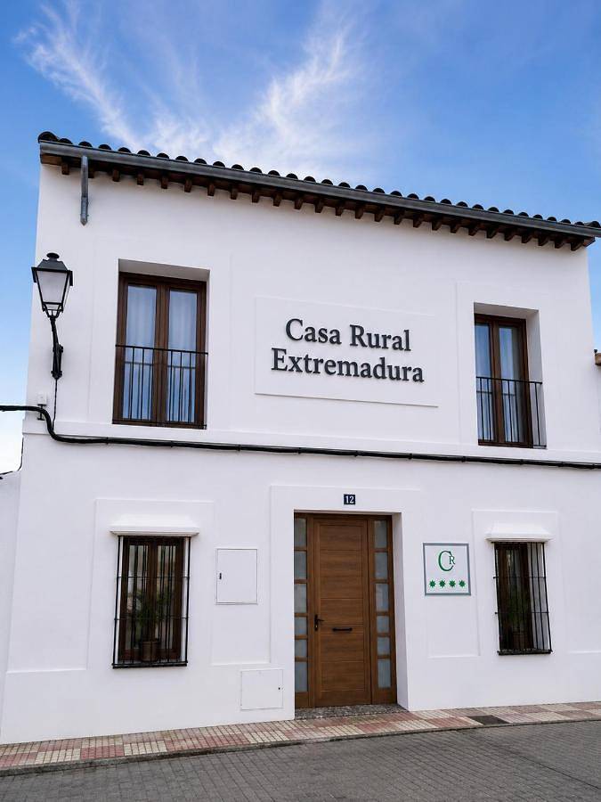 Casa rural para 12 personas, con Balcón y Terraza además de Jardín y Piscina en La Siberia - 4