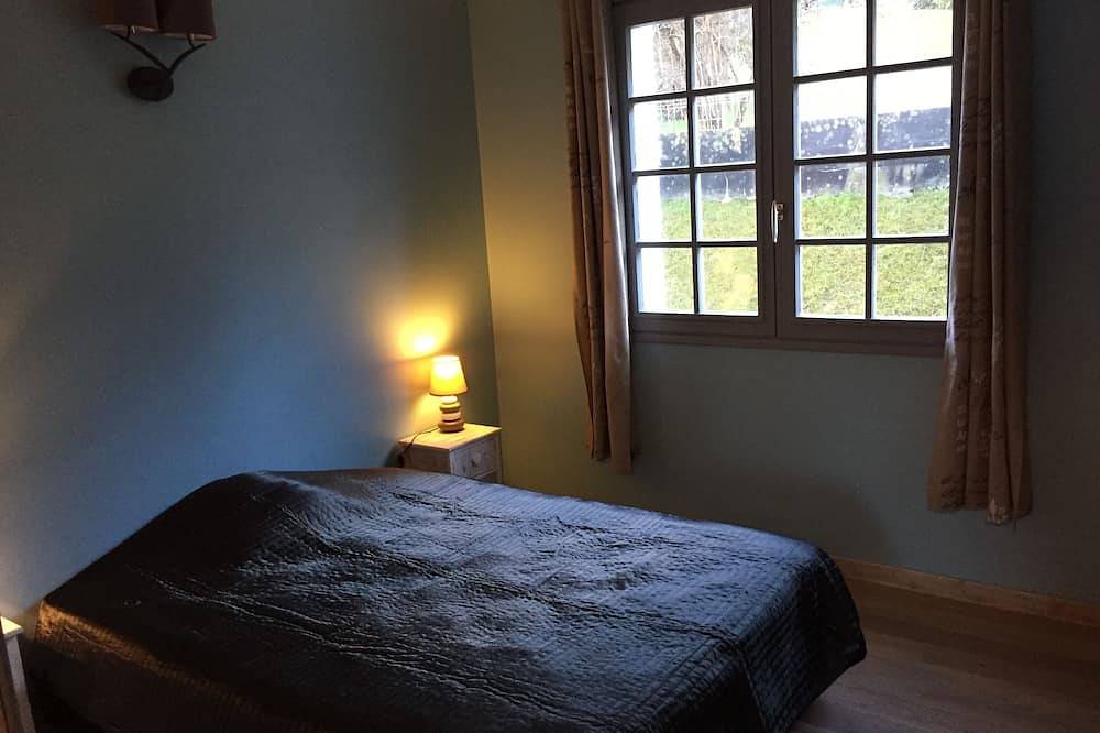 Renovated Basque House 8 Bedrooms Clim Wifi Near Lake, Ocean Garden, Pets Ok in Saint-Pée-sur-Nivelle, Bayonne region