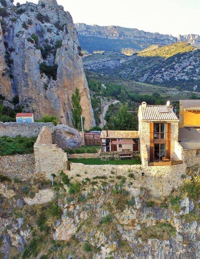 Location de vacances pour 6 personnes, avec vue et jardin dans Abella de la Conca