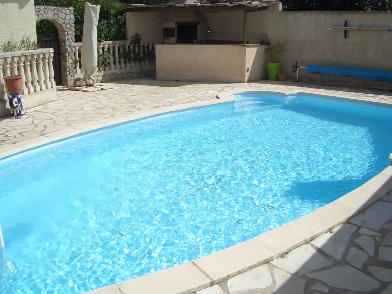 Villa avec jardin à Poussan avec piscine privée ouverte toute l'année in Poussan, Côte d'Améthyste