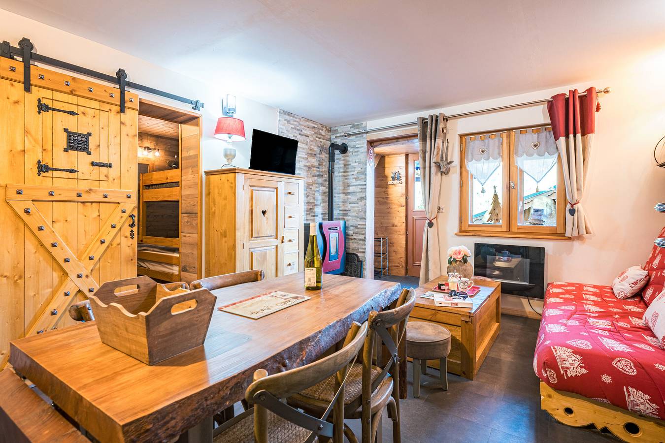 Ganze Wohnung, Appartement 'Bas De Lout'Chi Valfréjus' mit Bergblick, privater Terrasse und Wlan in Valfréjus, Modane