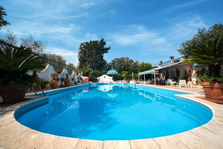 Ferienhaus für 6 Personen, mit Terrasse und Garten sowie Pool und Ausblick