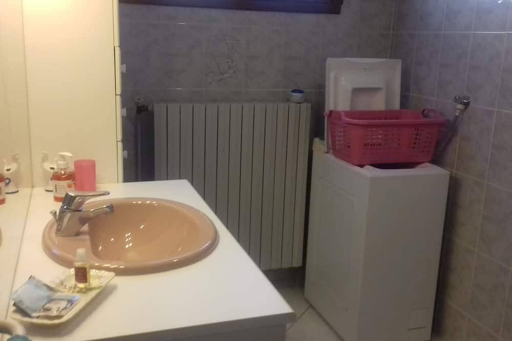 Appartement meublé rez-de-chaussée de villa Guillestre in Guillestre, Région de Briançon