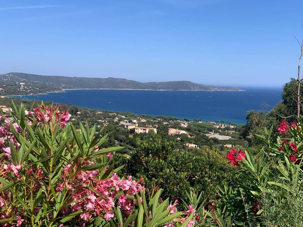 Villa Cacharelle Vue Mer Piscine in Cavalaire-sur-Mer, Côte méditerranéenne (France)