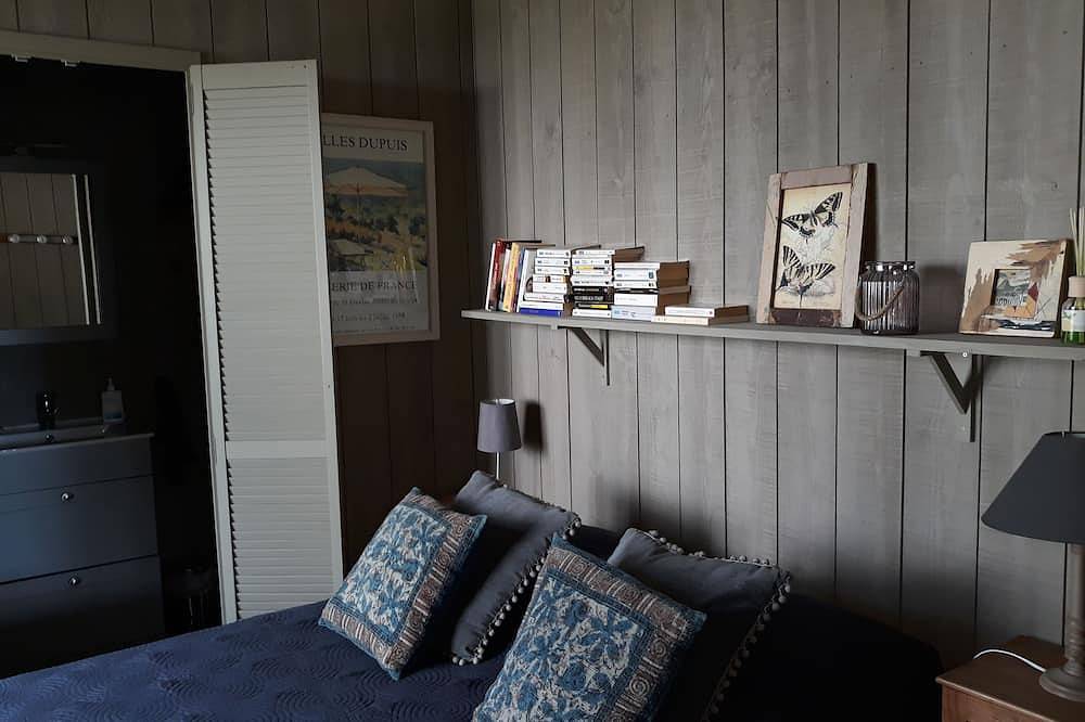 Maison esprit cabane bord canal Cazaux (15 min d'Arcachon) avec ponton privé in Cazaux, La Teste-de-Buch