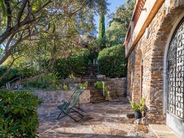 Gîte pour 4 personnes, avec jardin et terrasse à Rayol-Canadel-sur-Mer