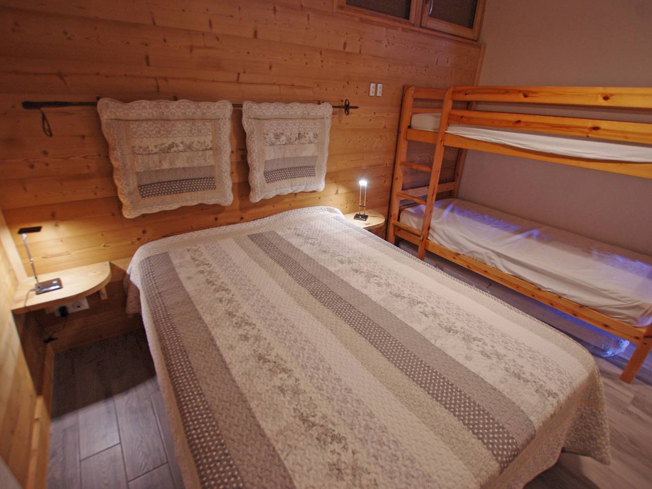 Entire apartment, Champagny-en-Vanoise: Modern 2-Bedroom Apartment for 6, Close to Village Center and Ski Lift in Champagny-en-Vanoise, Vanoise National Park