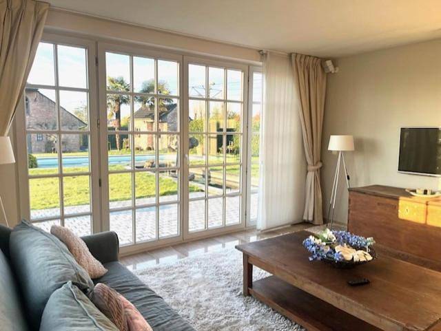 Villa für 14 Personen, mit Ausblick und Pool sowie Garten - 1