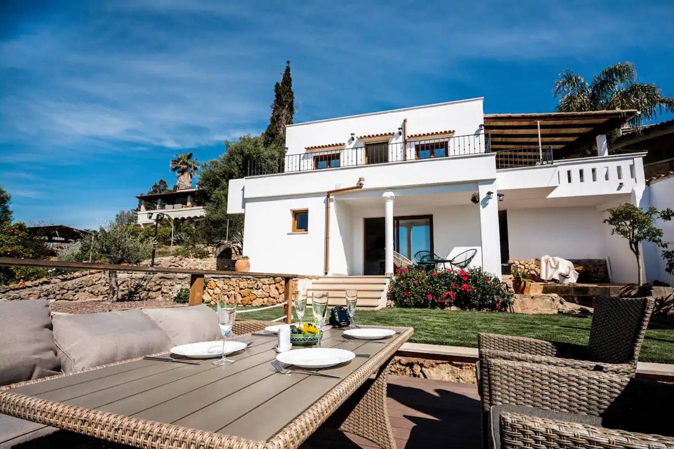 Villa 'Ines' mit privatem Pool, Wi-Fi und Klimaanlage in Es Pujol, Búger