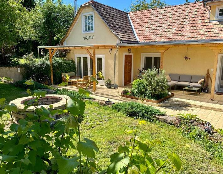 Ferienhaus für 4 Personen, mit Garten und Ausblick in Siofok