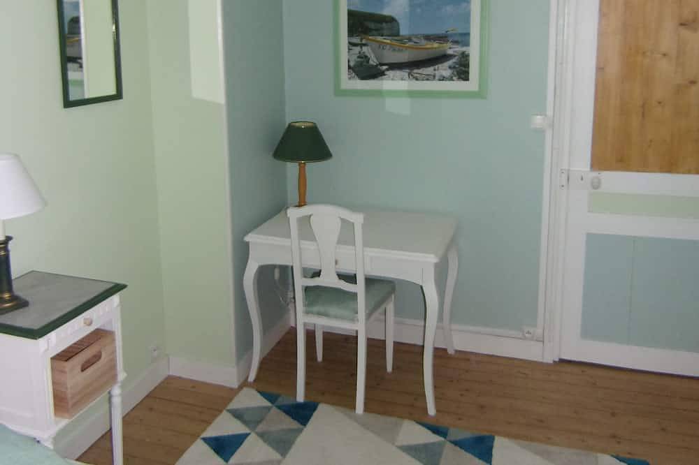 Gîte pour 8 personnes (4 chambres) à Yport à 50m de la mer (à 8km d'Etretat) in Yport, Région du Havre