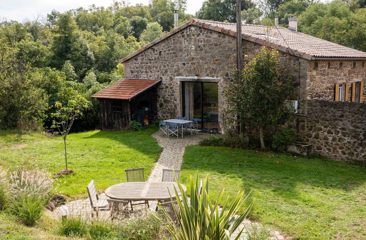 Gîte pour 6 personnes, avec jardin ainsi que piscine et terrasse, animaux acceptés en Ardèche - 2