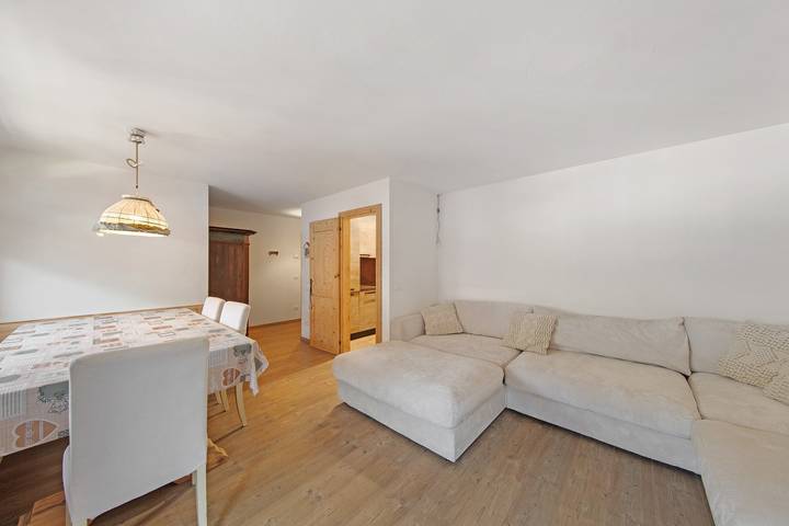 Entire apartment, Ciasa 'Valentina' with Mountain View, Balcony and Wi-Fi in Auronzo di Cadore, Sexten Dolomites